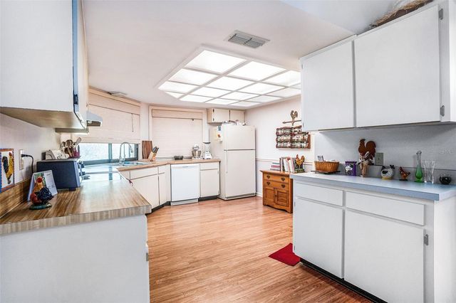 3335 FOXRIDGE CIRCLE, Tampa, FL 33618