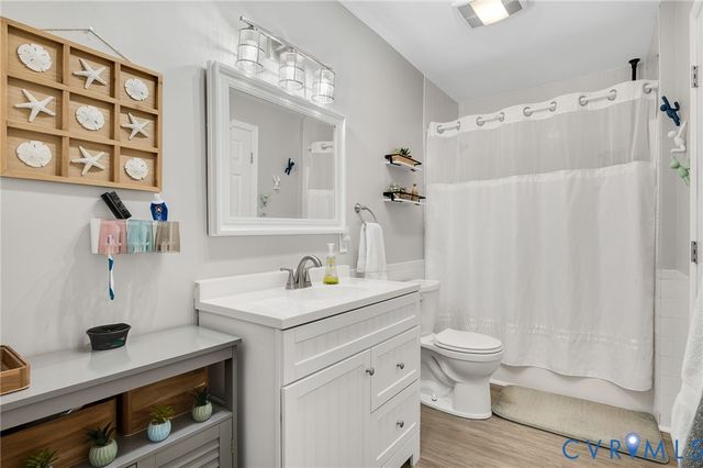 6030 Huntingcreek Dr, Chesterfield, VA 23237