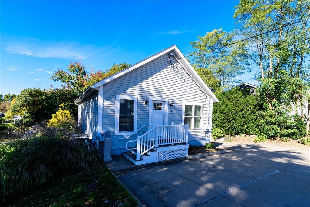 1107 Pontiac Avenue, Cranston, RI 02921