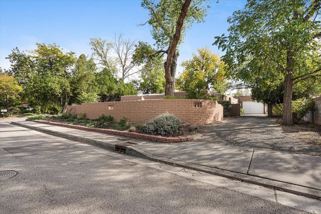 310 La Plata Road NW, Albuquerque, NM 87107