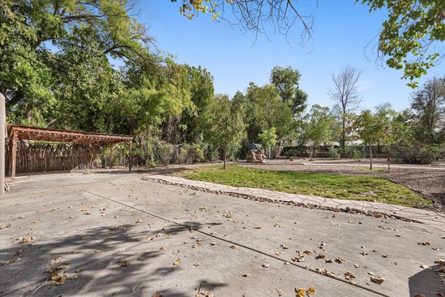 310 La Plata Road NW, Albuquerque, NM 87107