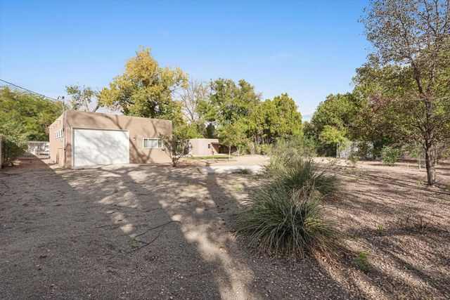 310 La Plata Road NW, Albuquerque, NM 87107