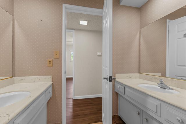 6439 Rolling Way, Carmichael, CA 95608