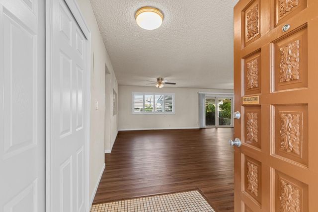 6439 Rolling Way, Carmichael, CA 95608