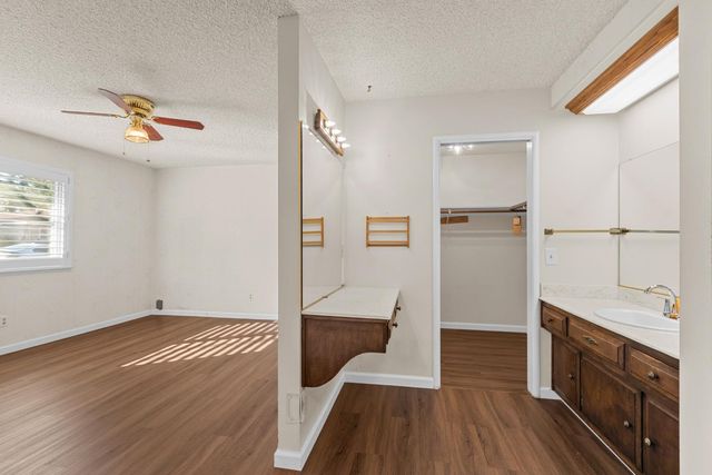 6439 Rolling Way, Carmichael, CA 95608