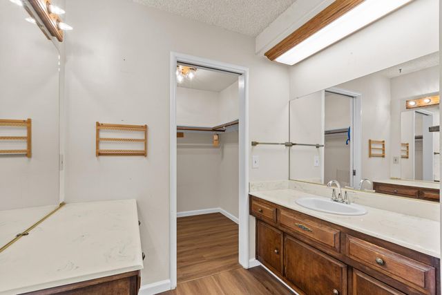 6439 Rolling Way, Carmichael, CA 95608