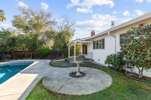 6439 Rolling Way, Carmichael, CA 95608