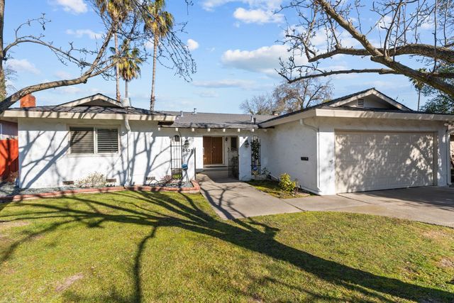 6439 Rolling Way, Carmichael, CA 95608