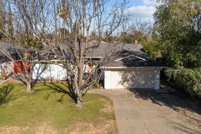 6439 Rolling Way, Carmichael, CA 95608