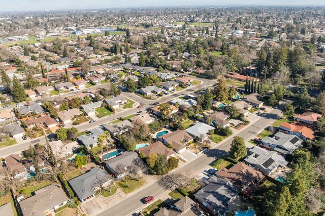 6439 Rolling Way, Carmichael, CA 95608