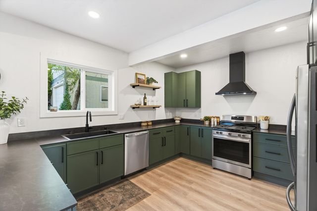 2036 Placer Street, Redding, CA 96001