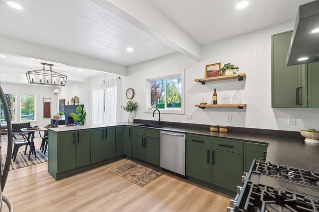 2036 Placer Street, Redding, CA 96001