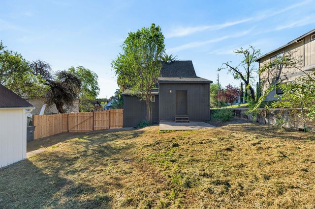 2036 Placer Street, Redding, CA 96001