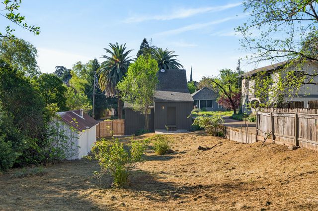 2036 Placer Street, Redding, CA 96001