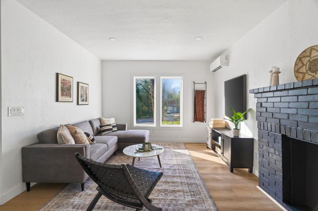 2036 Placer Street, Redding, CA 96001