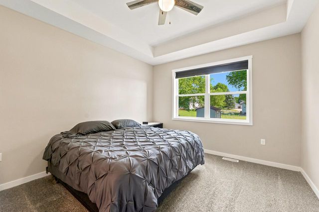 1291 Carolyn BOULEVARD, Mayville, WI 53050