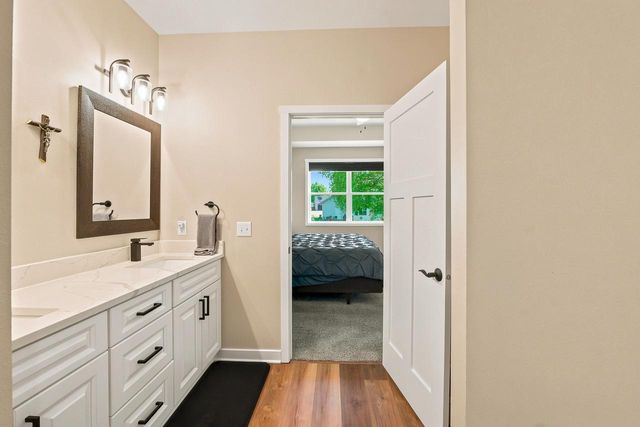 1291 Carolyn BOULEVARD, Mayville, WI 53050