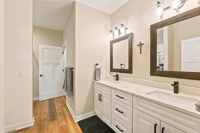 1291 Carolyn BOULEVARD, Mayville, WI 53050