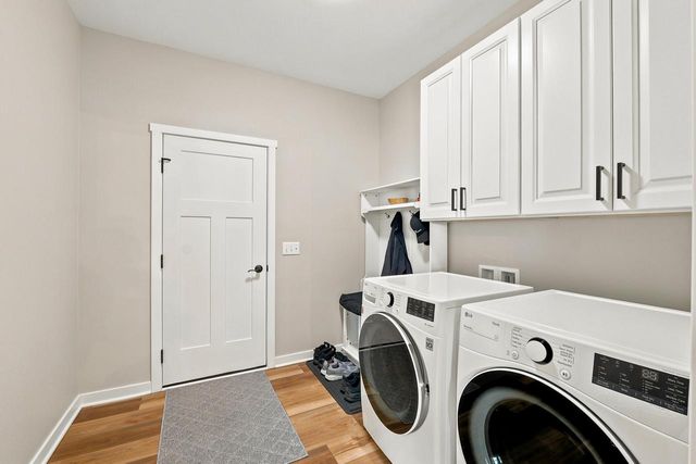 1291 Carolyn BOULEVARD, Mayville, WI 53050