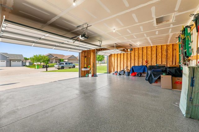 1291 Carolyn BOULEVARD, Mayville, WI 53050