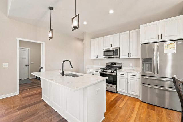 1291 Carolyn BOULEVARD, Mayville, WI 53050
