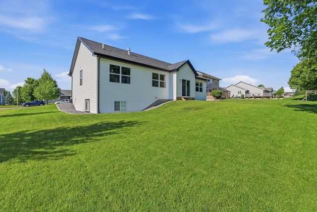 1291 Carolyn BOULEVARD, Mayville, WI 53050