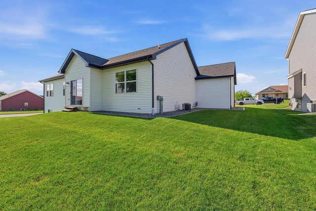 1291 Carolyn BOULEVARD, Mayville, WI 53050