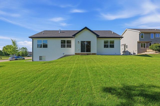 1291 Carolyn BOULEVARD, Mayville, WI 53050