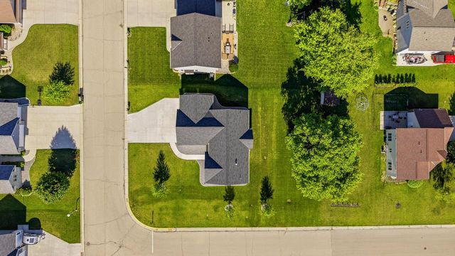 1291 Carolyn BOULEVARD, Mayville, WI 53050