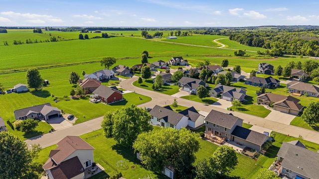 1291 Carolyn BOULEVARD, Mayville, WI 53050