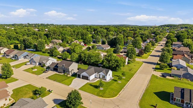1291 Carolyn BOULEVARD, Mayville, WI 53050