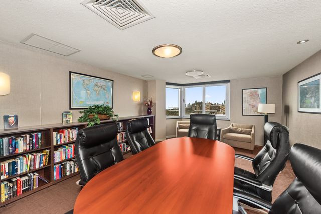 4170 N Marine Drive 9F, Chicago, IL 60613