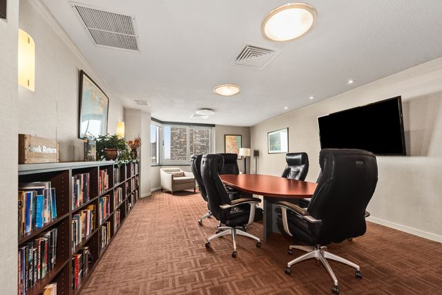 4170 N Marine Drive 9F, Chicago, IL 60613