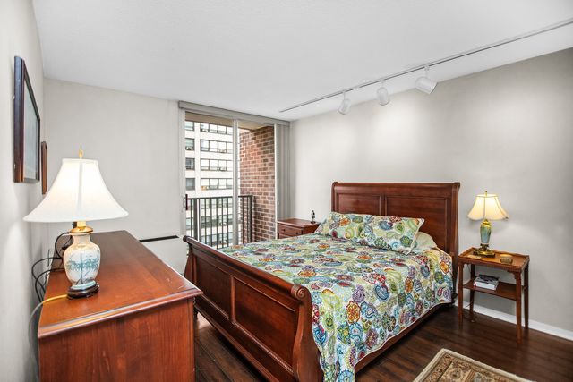 4170 N Marine Drive 9F, Chicago, IL 60613