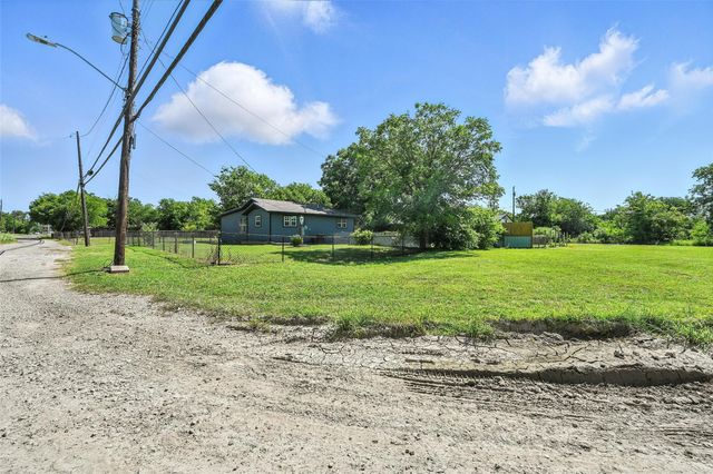 1003 SE 1st Avenue, Mineral Wells, TX 76067