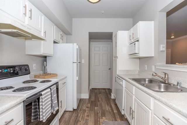 19100 N Glenwest Drive 1130, Friendswood, TX 77546