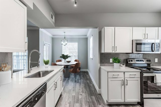 19100 N Glenwest Drive 1130, Friendswood, TX 77546