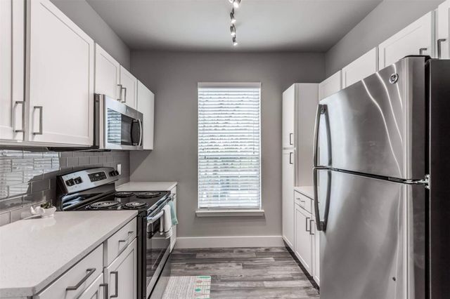 19100 N Glenwest Drive 1130, Friendswood, TX 77546