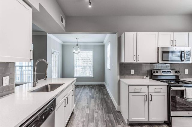 19100 N Glenwest Drive 1130, Friendswood, TX 77546