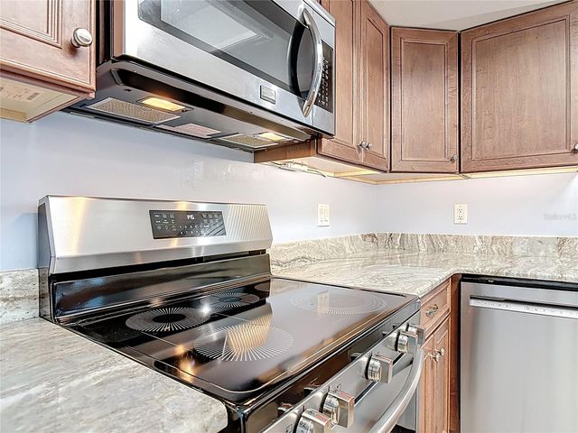 1807 VIRGINIA COURT, Tavares, FL 32778