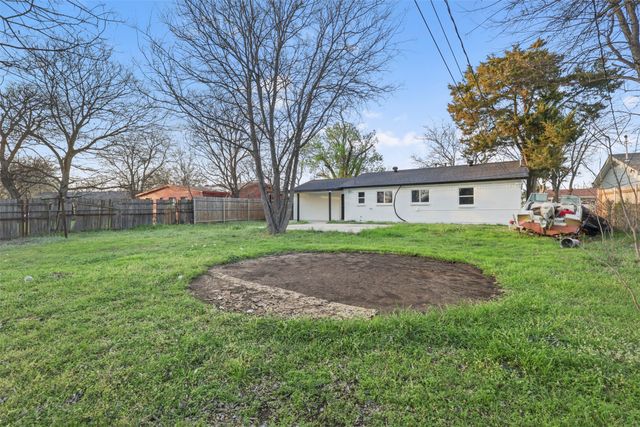 909 Linville Lane, Everman, TX 76140