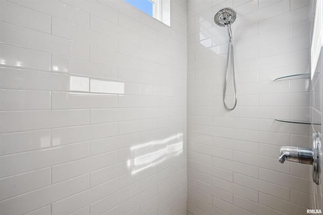 783 SWEET WOOD Lane, Blue Grass, IA 52726