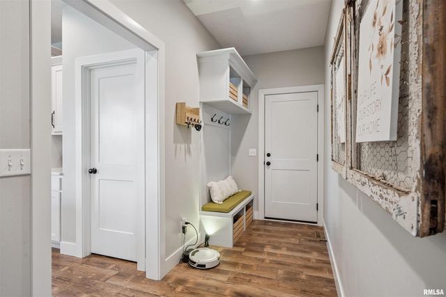 783 SWEET WOOD Lane, Blue Grass, IA 52726