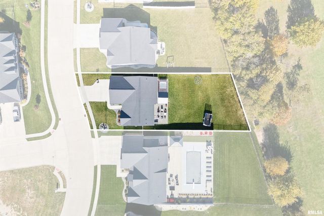 783 SWEET WOOD Lane, Blue Grass, IA 52726