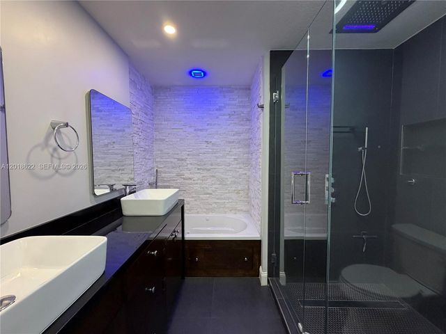 2156 NW 171st Ter 2156, Pembroke Pines, FL 33028