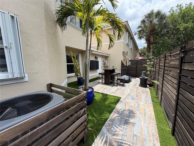 2156 NW 171st Ter 2156, Pembroke Pines, FL 33028