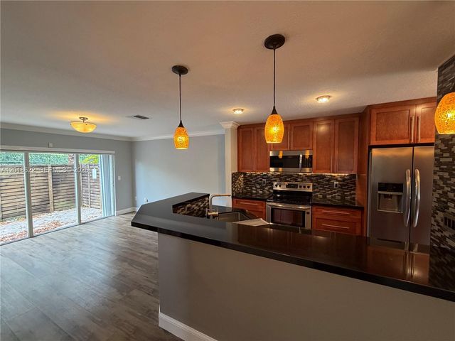 2156 NW 171st Ter 2156, Pembroke Pines, FL 33028