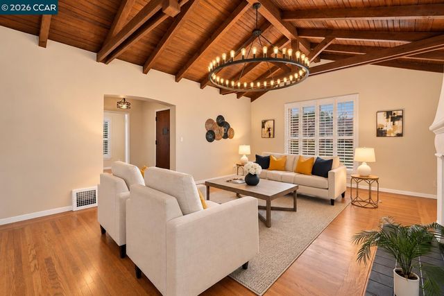 576 57th St., Oakland, CA 94609