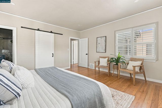 576 57th St., Oakland, CA 94609