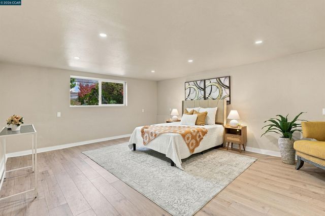 576 57th St., Oakland, CA 94609